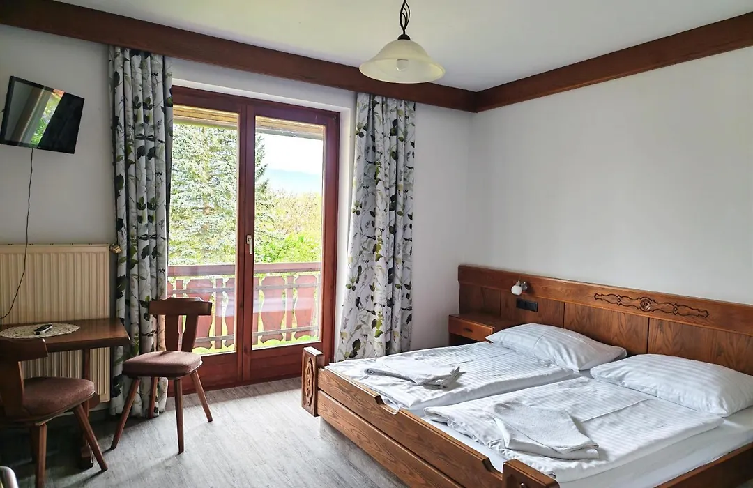 Mosers Pension-1